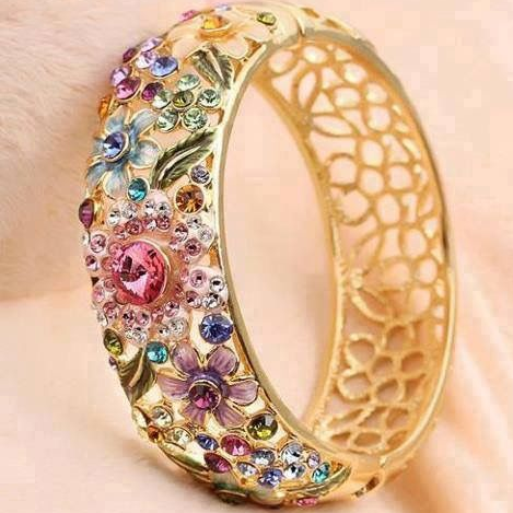 Vintage-Style Gold-Tone Colourful Crystal Hollow Ring