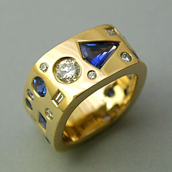 Vintage-Style Gold-Tone Inlaid Glass Ring