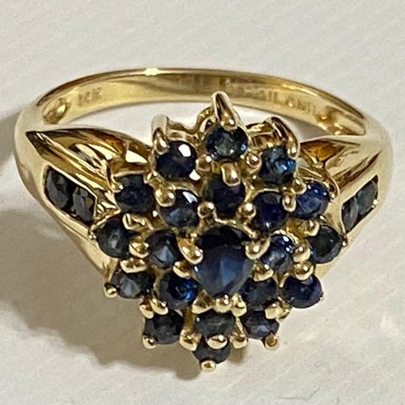 Vintage-Style Inlaid Blue Crystals Flower Gold-Tone Ring