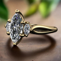 Guldfarvet krystalring i vintagestil