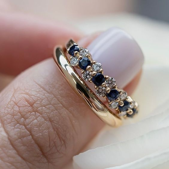 Vintage-Style Classic Blue Zirconia Gold-Tone Ring