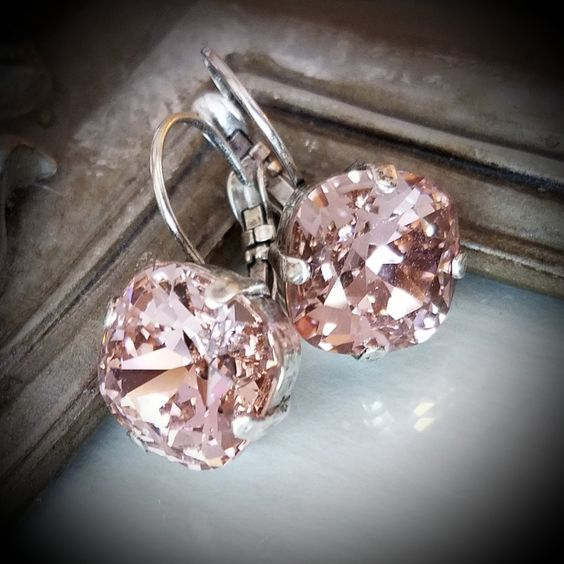 Boucles d'oreilles verre rose style vintage