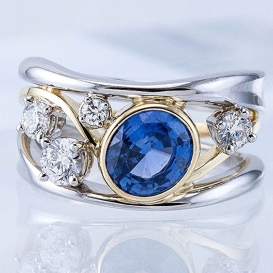 Vintage-Style Blue Glass Two-Tone Zirconia Ring
