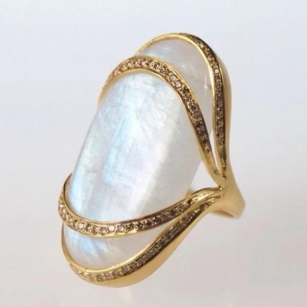 Vintage-Style White Opal-Look Gold-Tone Ring