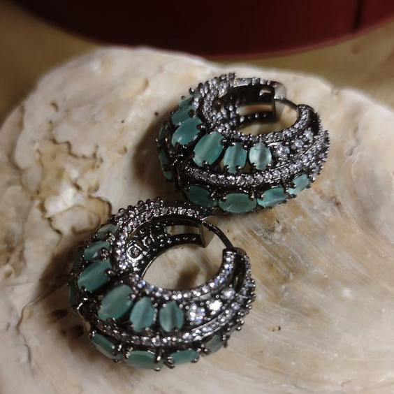 Vintage-Style Blue Crystal Crest Earrings