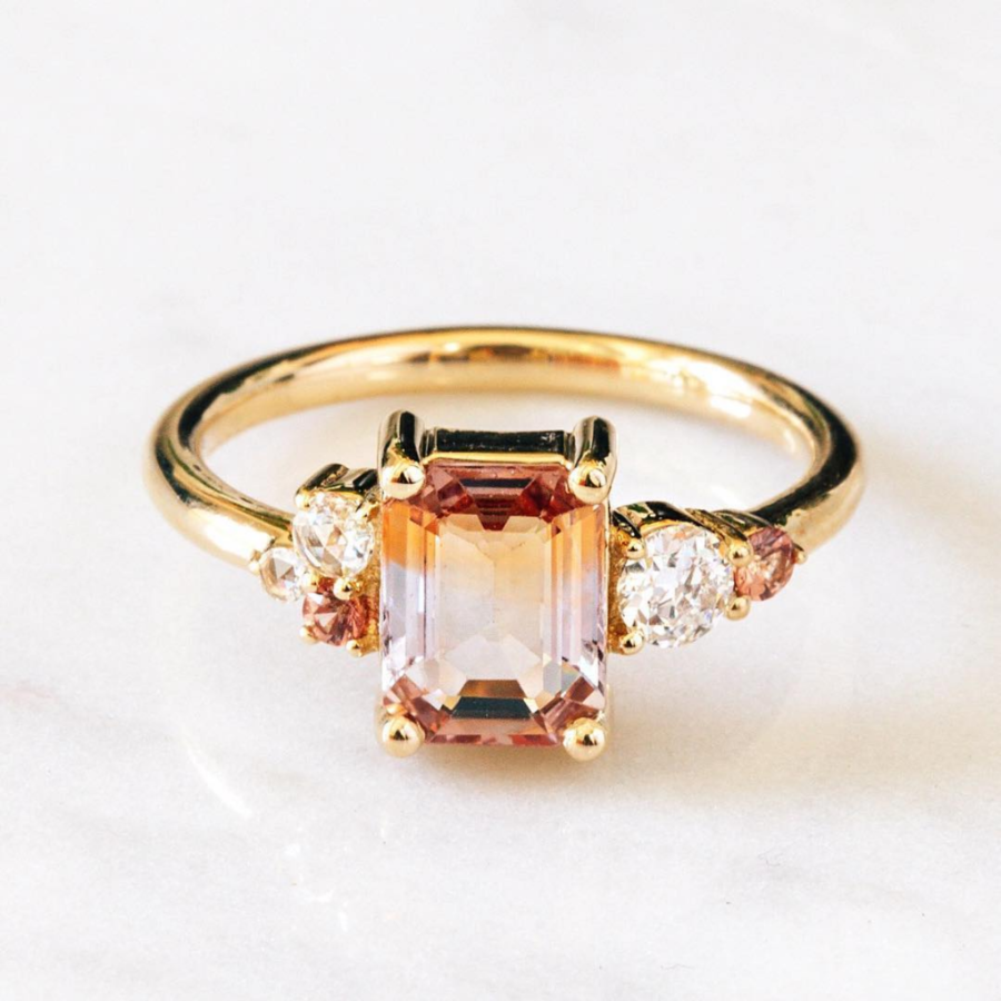 Vintage-Style Warm Glass Gold-Tone Ring