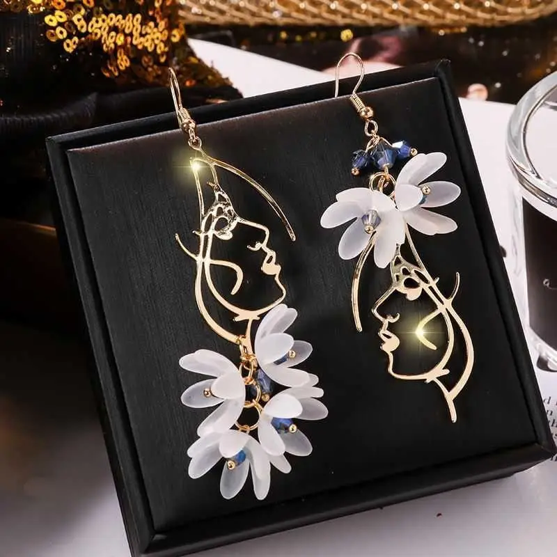 White Petal and Crystal Asymmetric Dangle Earrings