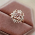 Glanzende ring met roze glas