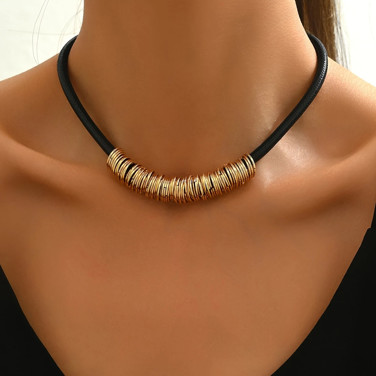 Goudkleurige draadketting