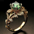 Ring met groen kristallijn