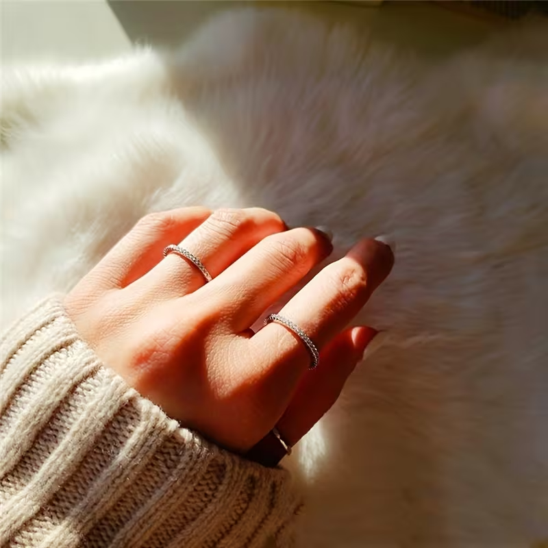 Ring met gipskruidcirkel en zirkonia