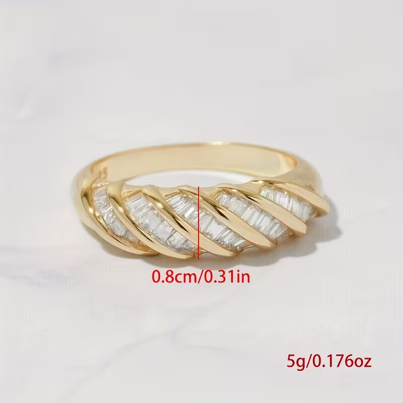 Minimalistische goudkleurige ring met kristal
