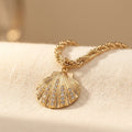Ketting met ingelegde schelphanger