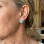 Vierkante oorknopjes van synthetisch turquoise