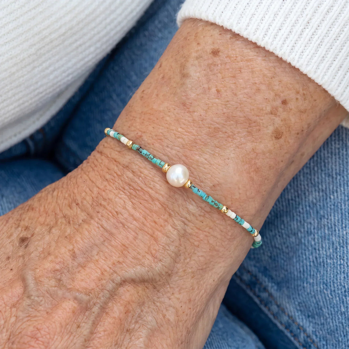 Minimal Turquoise-Look and Pearl Bracelet