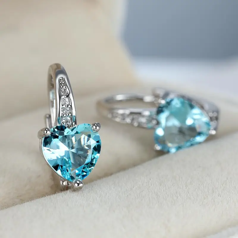 Oorbellen met kristal en blauw hart in vintagestijl