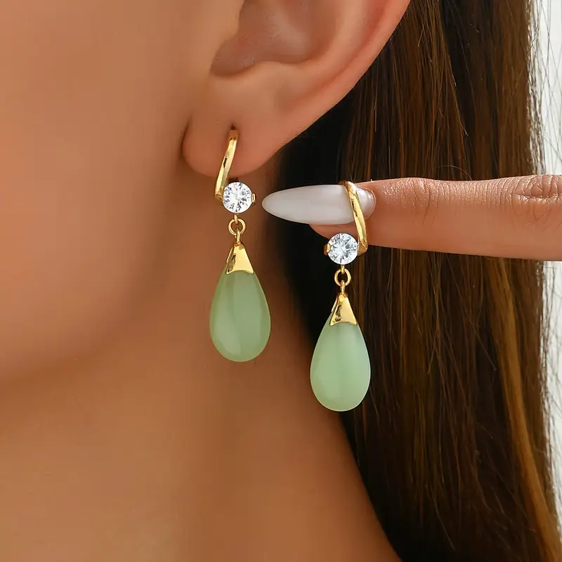 Vintage-Style Green Waterdrop Gold-Tone Zirconia Earrings