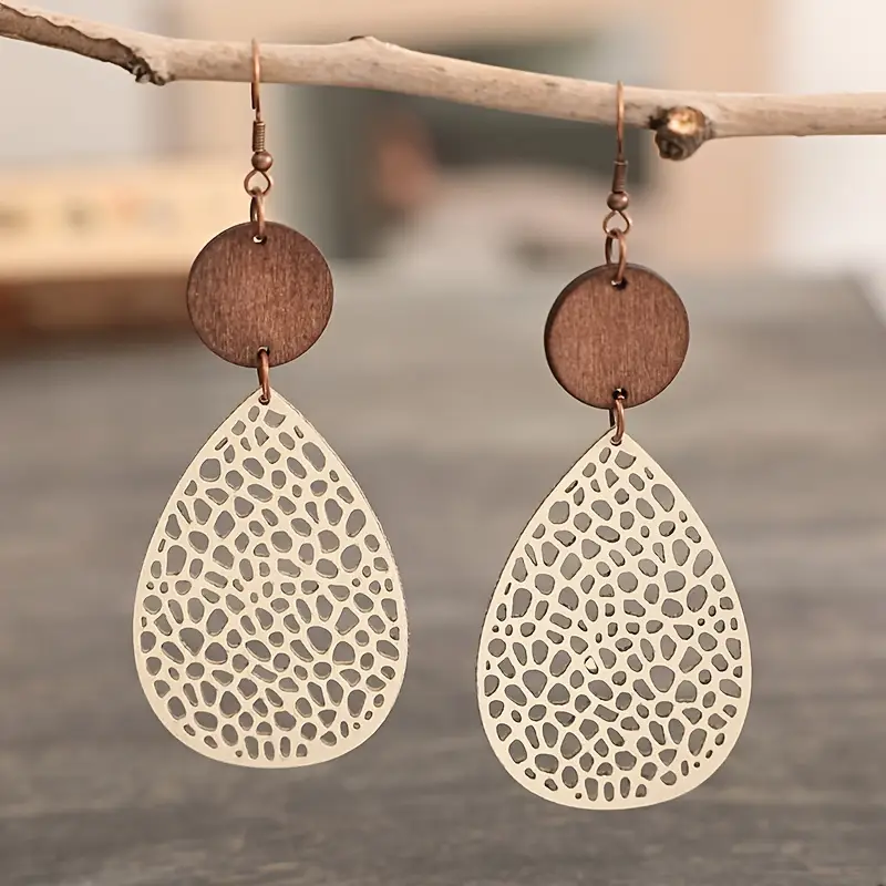 Boucles d'oreilles pendantes ajourées style vintage