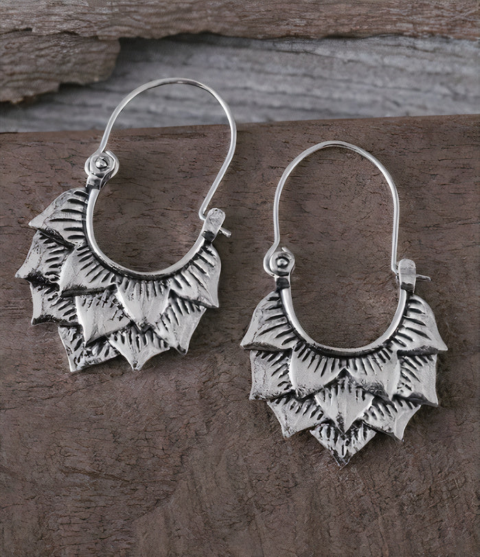 Vintage-Style Silver-Tone Scalloped Tiara Hoop Earrings