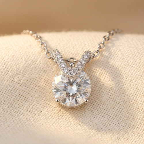 925 Sterling Silver Solitaire Moissanite Necklace on Chain