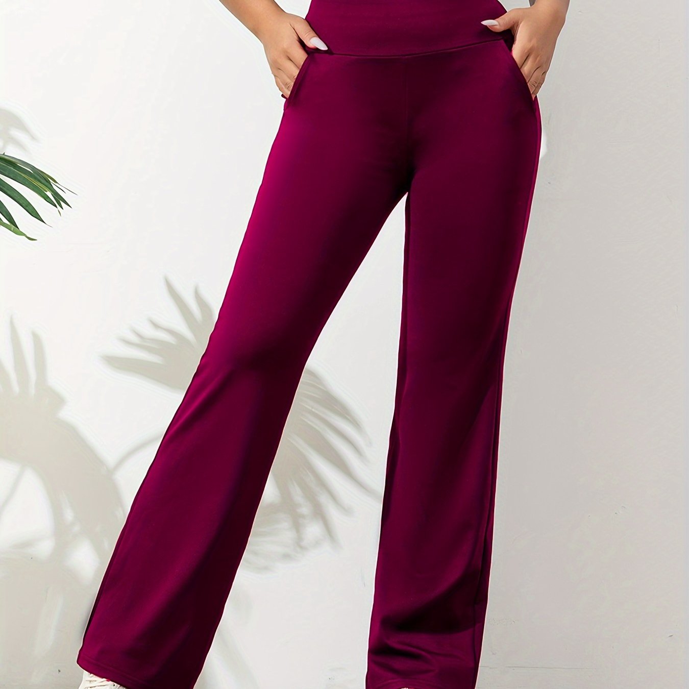 Uitlopende stretchbroek met elastische taille en lange pijp