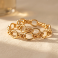 Contrasterende statement-schakelarmband