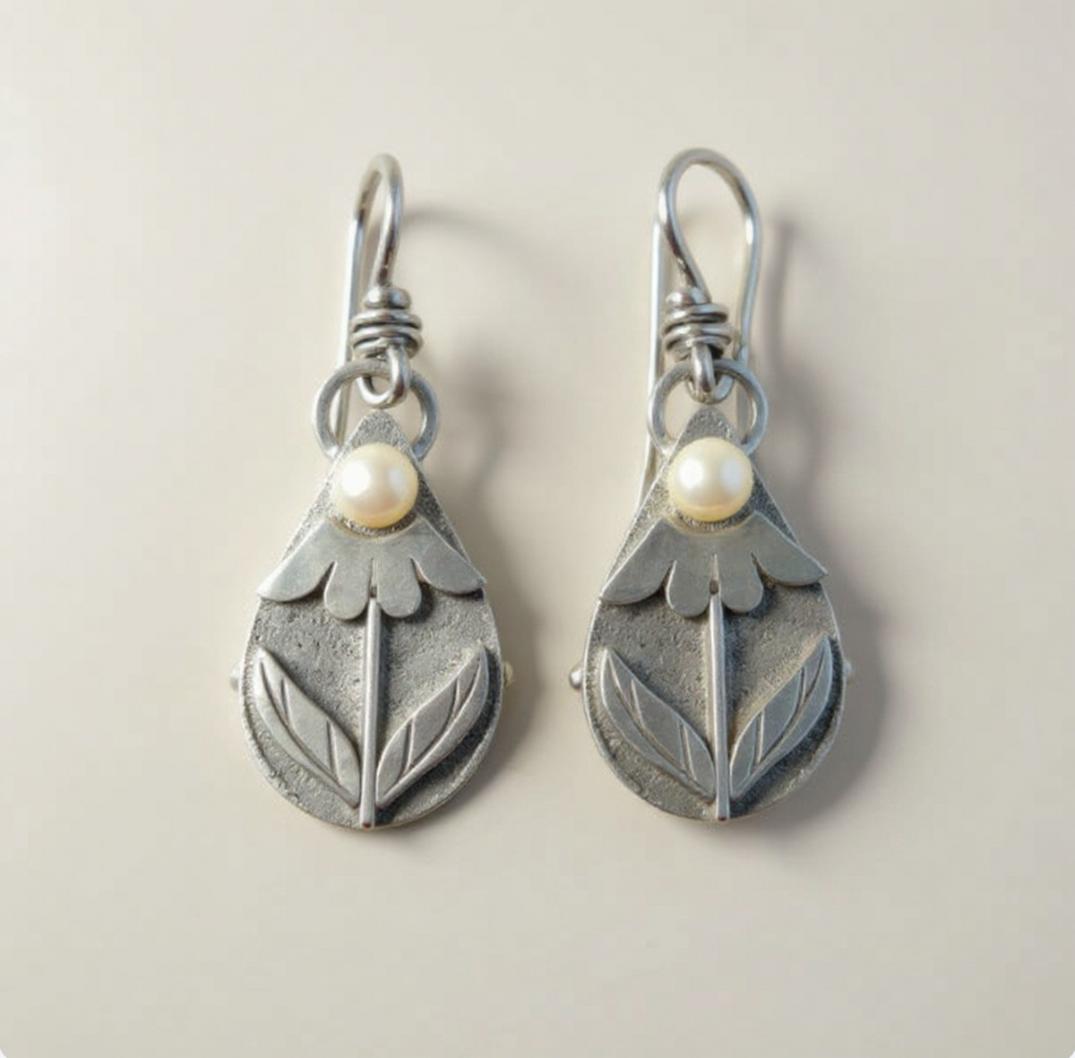 Vintage-Style Teardrop Flower Earrings