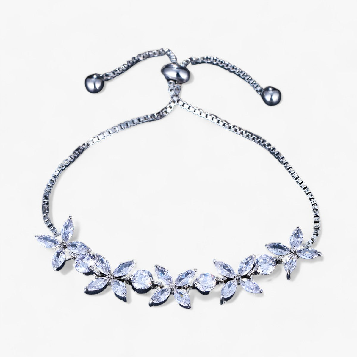 Bloemenbedelarmband met heldere zirkonia, verstelbaar