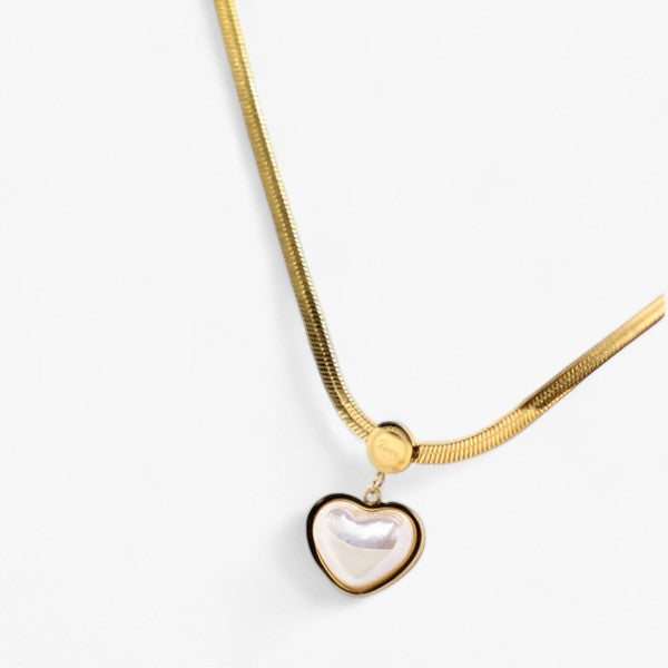 Ketting met vlinderhanger in goudkleurig roestvrij staal
