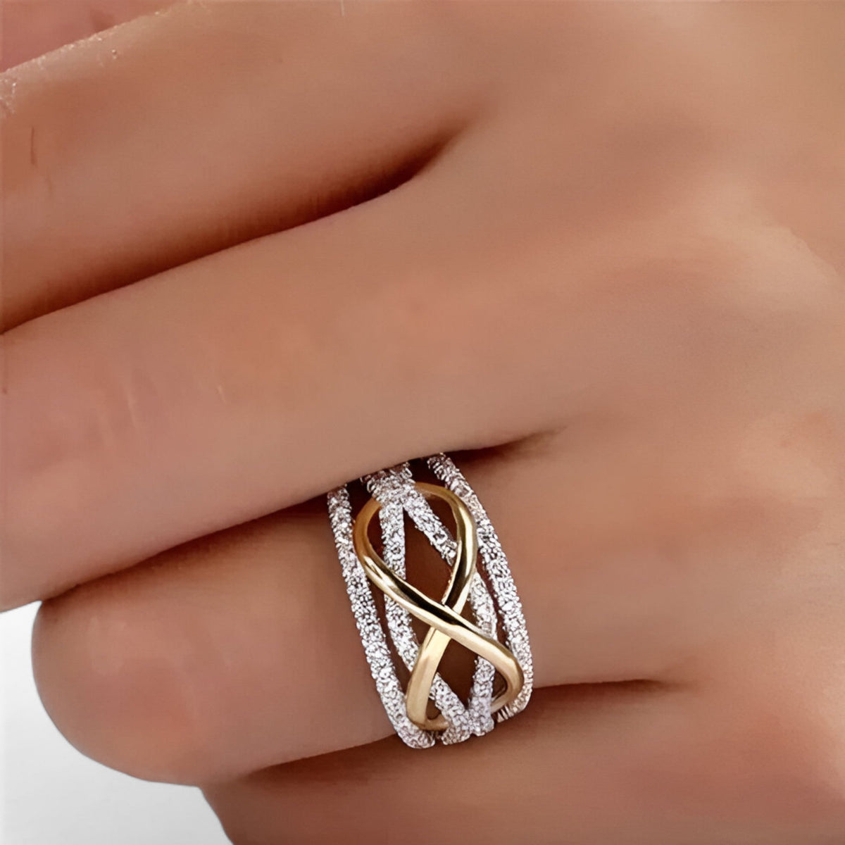 Uitgesproken statement ring met modern profiel