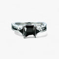 Ring met zwarte zirkoon in princesslijpsel, zilverkleurig