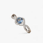 Ring met blauwe cubic zirkonia in zilverkleur