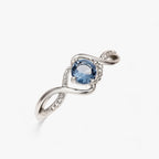 Ring met blauwe cubic zirkonia in zilverkleur