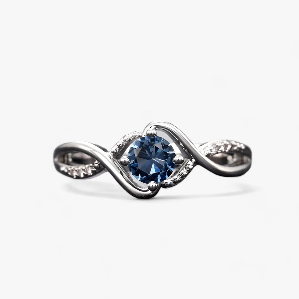 Ring met blauwe cubic zirkonia in zilverkleur