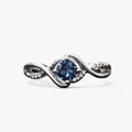 Ring met blauwe cubic zirkonia in zilverkleur