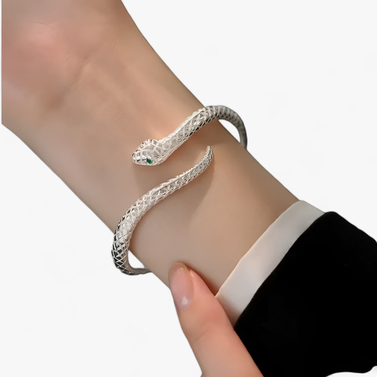 Slangvormige armband in zilverkleur