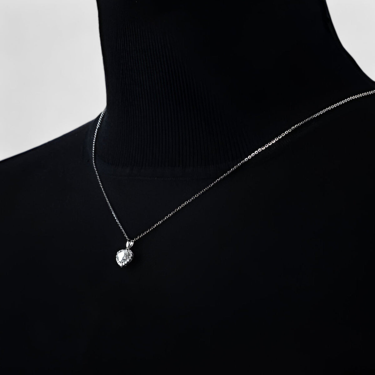 Moissaniet harthanger in sterling zilver