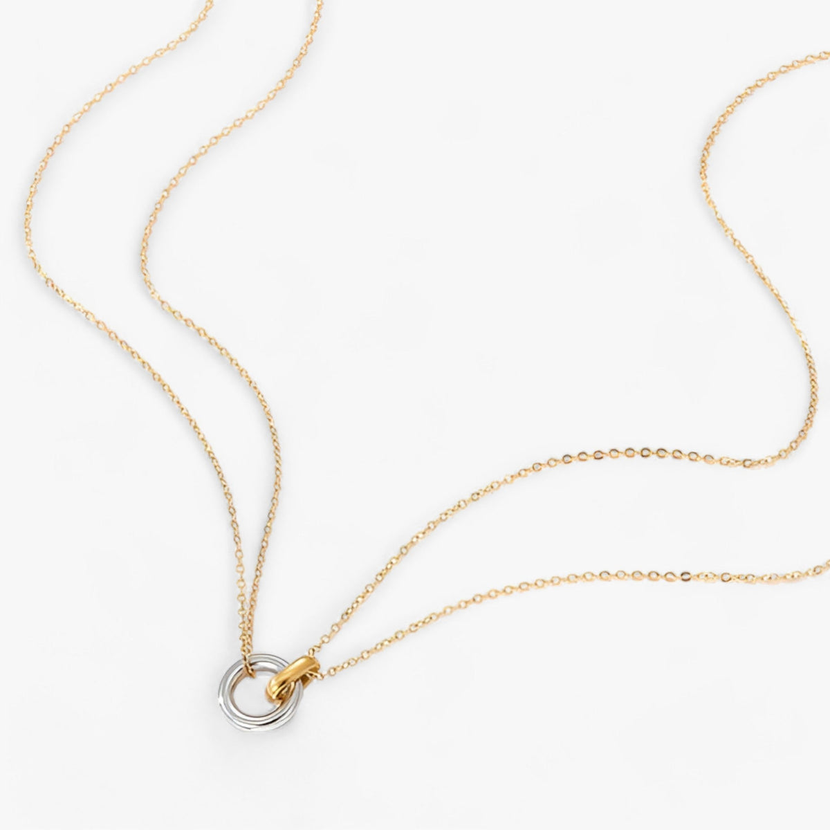 Tweekleurige ketting met cirkelhanger in roestvrij staal