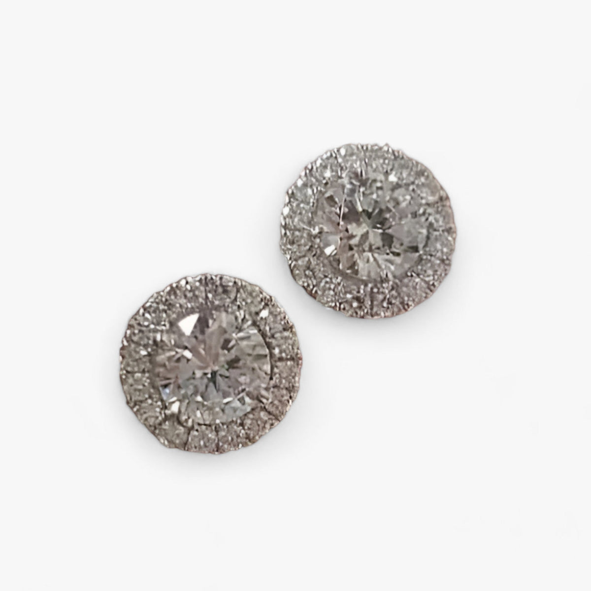 Ronde oorstekers met witte zirkoon, vintage omlijsting