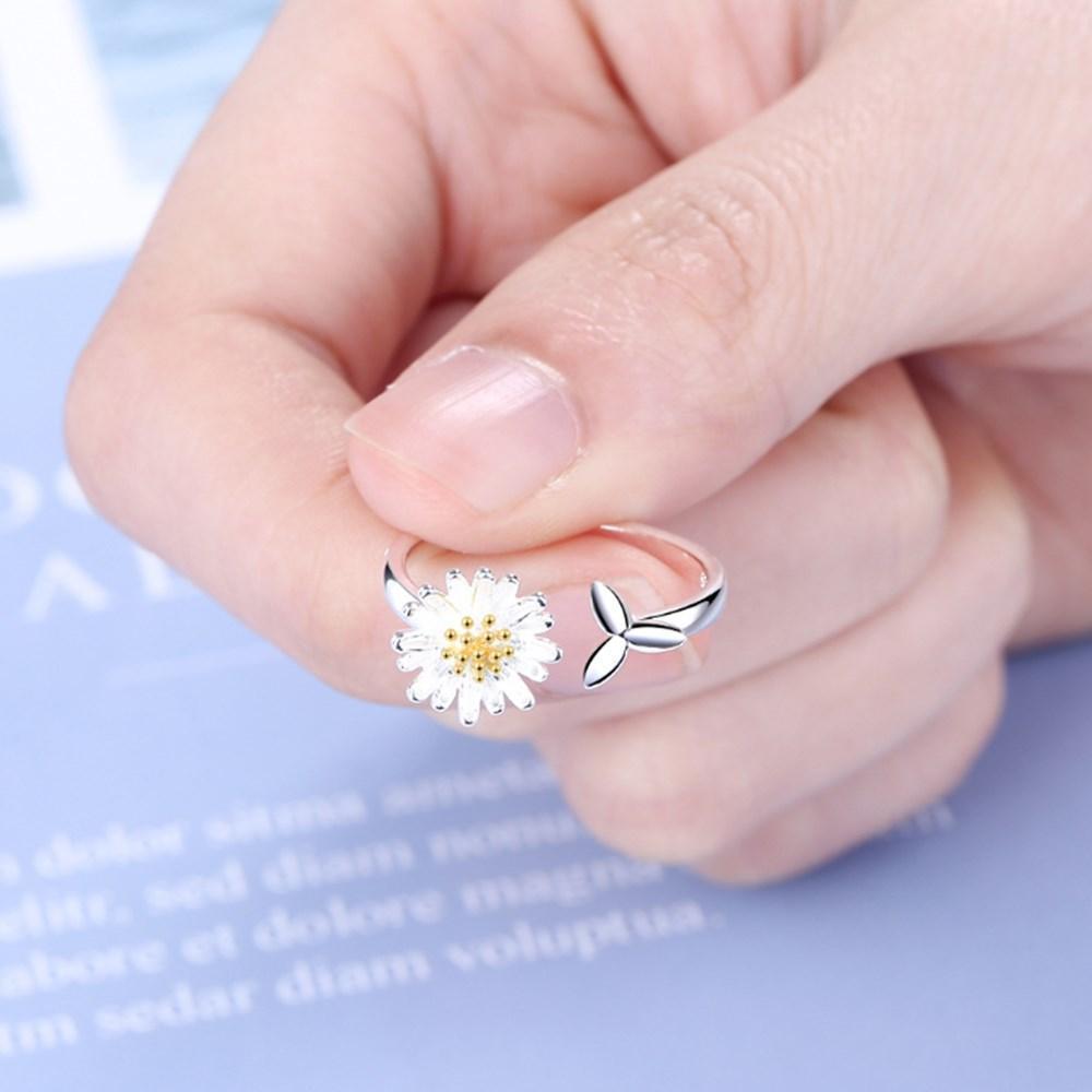 Adjustable Silver-Tone Sunflower Ring