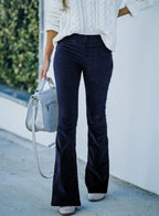 Flared broek met hoge taille en brede, zwierige zoom