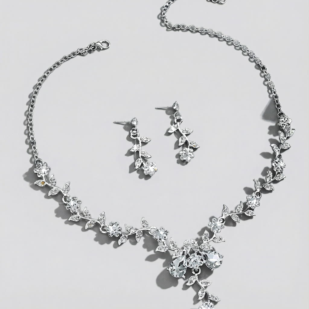 Bloemige kristalset met ketting en oorbellen met blaadjes