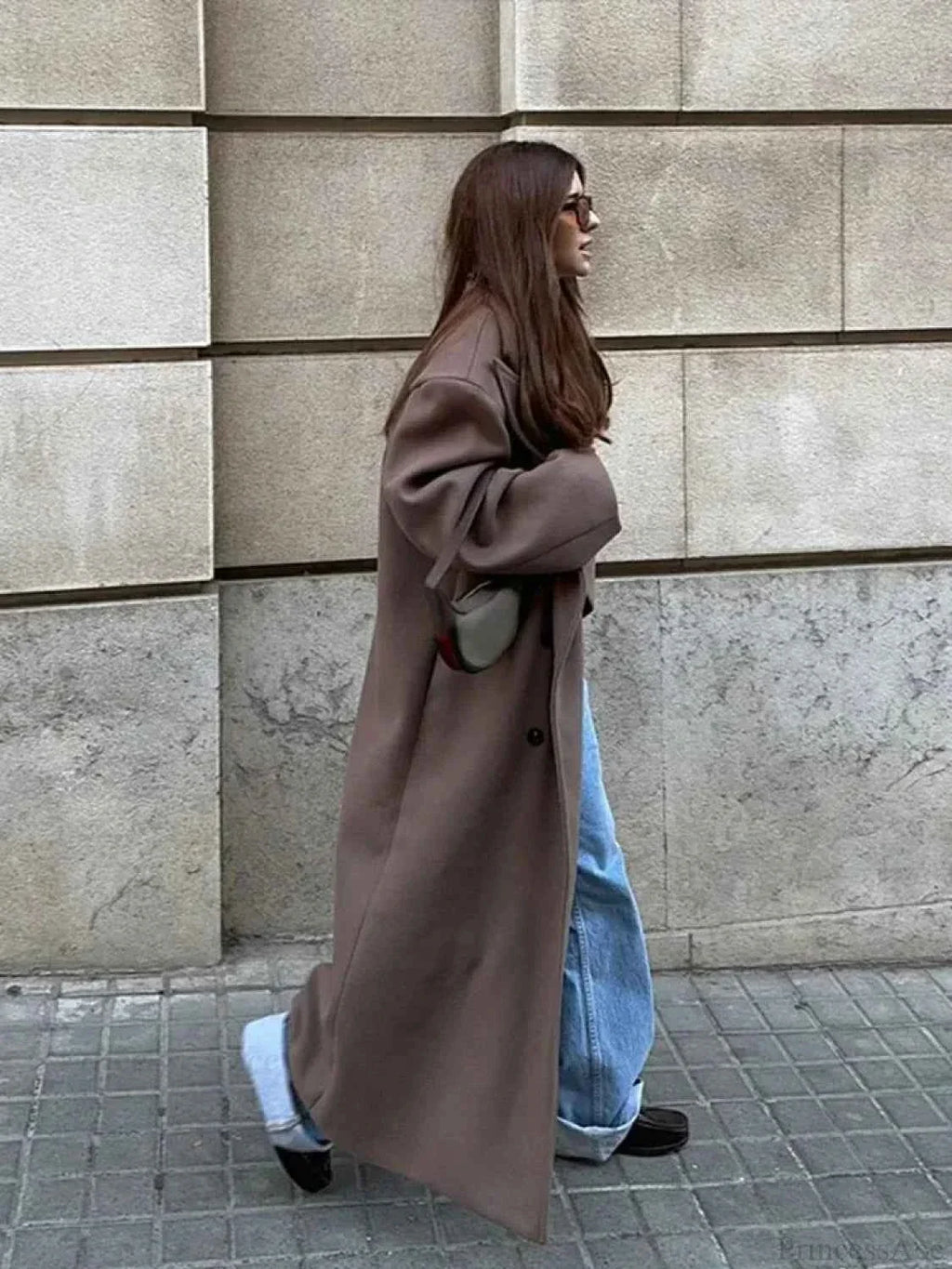 Thick Winter Overcoat with a Straight Single-Breasted Cut