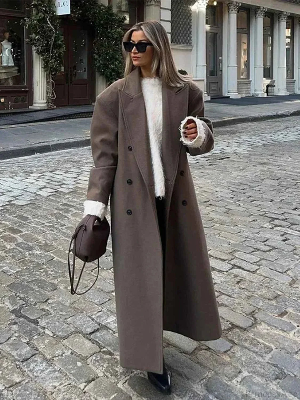 Thick Winter Overcoat with a Straight Single-Breasted Cut