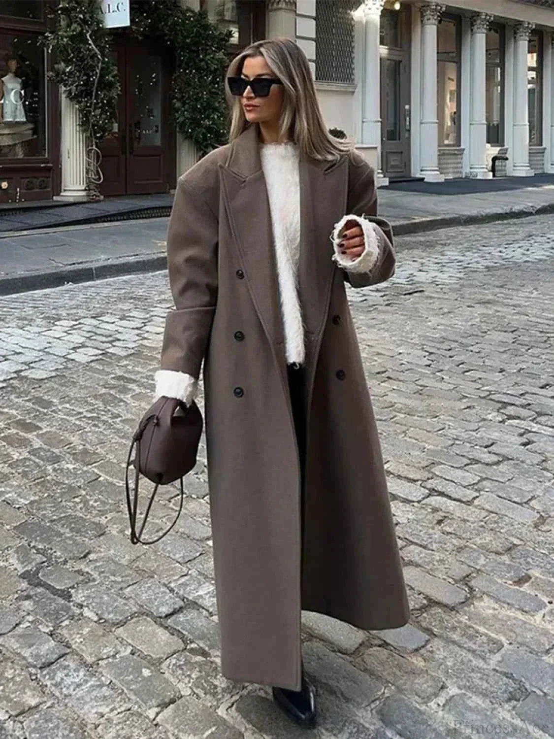 Thick Winter Overcoat with a Straight Single-Breasted Cut