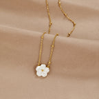 Ketting met bloesembloem