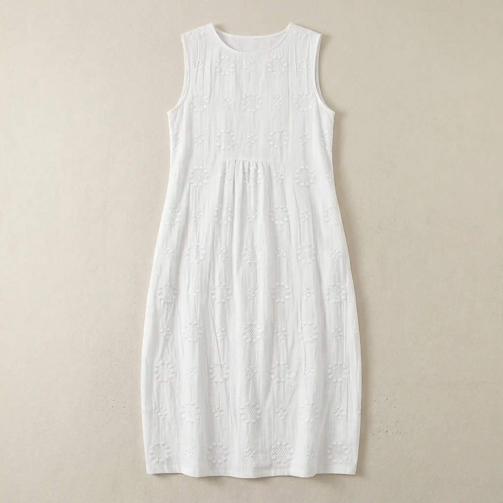 Mouwloze geborduurde maxi-jurk met oversized boho-snit
