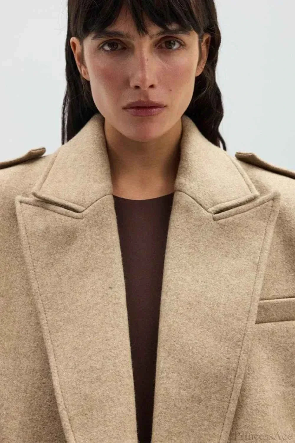 Structured Coat with Notched Lapels and Defined Shoulders